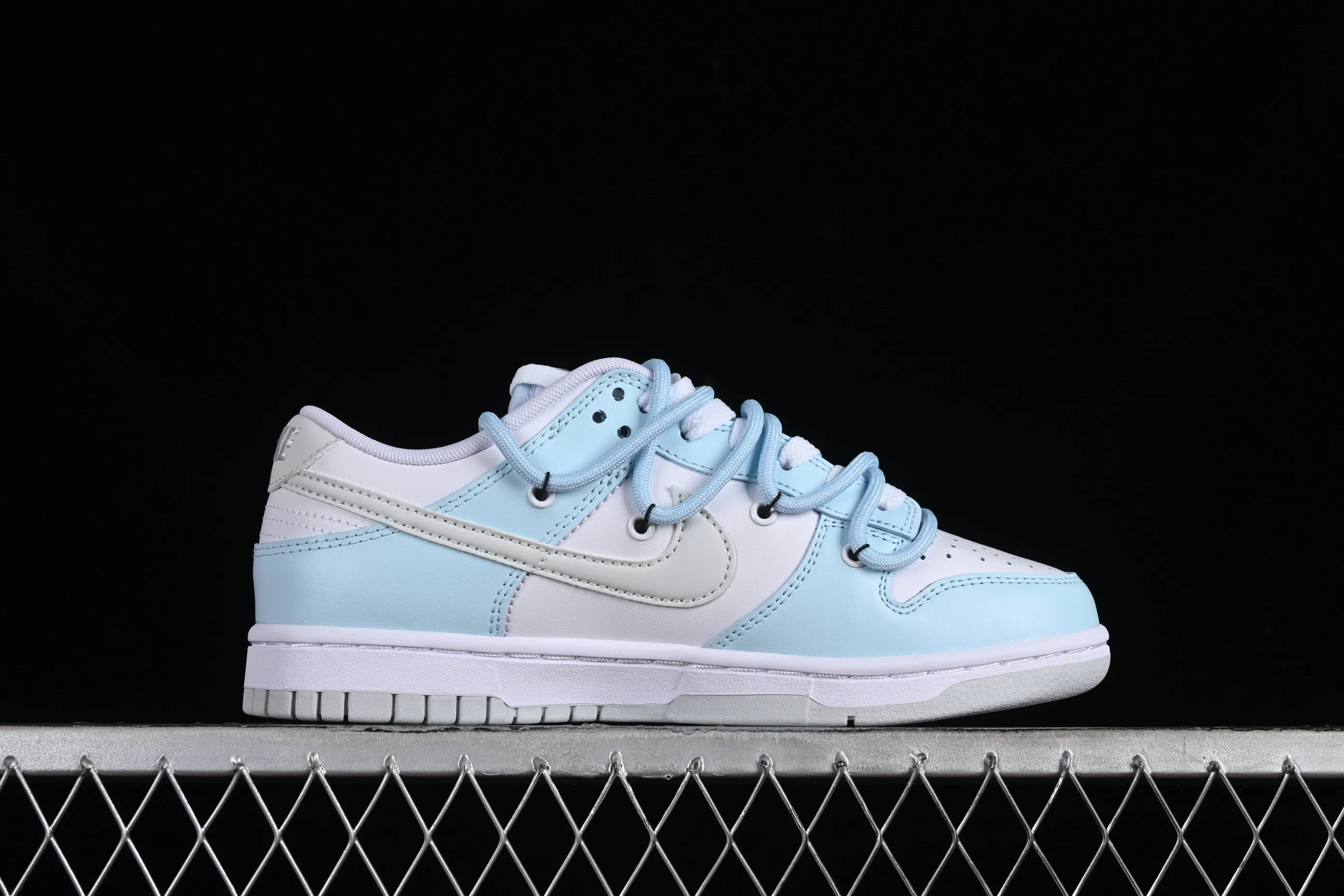 All categories Nk SB Dunk series Nk SB Dunk Low low-top sneakers Nk Dunk Low heart playing card graffiti American North Carolina blue SB strap low-top casual sneakers DV0831-101